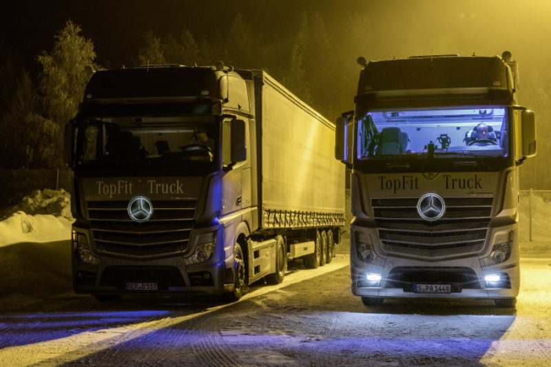 Daimler experiments with artificial daylight in cabs article image