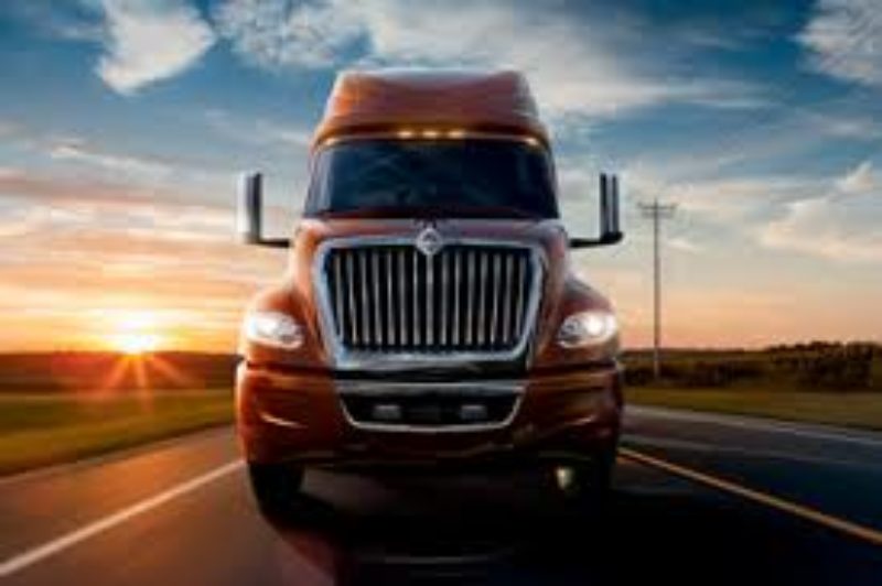 Navistar reports loss but in rebounding market article image