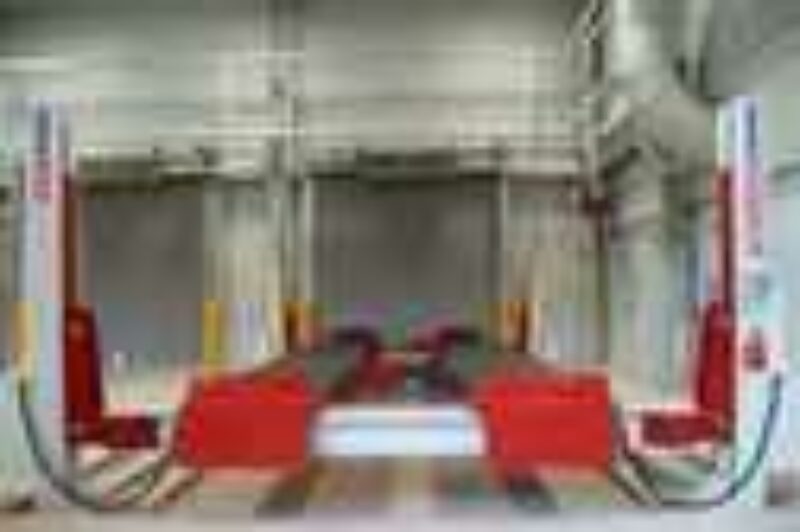 Heavy-lifting four-post lift article image