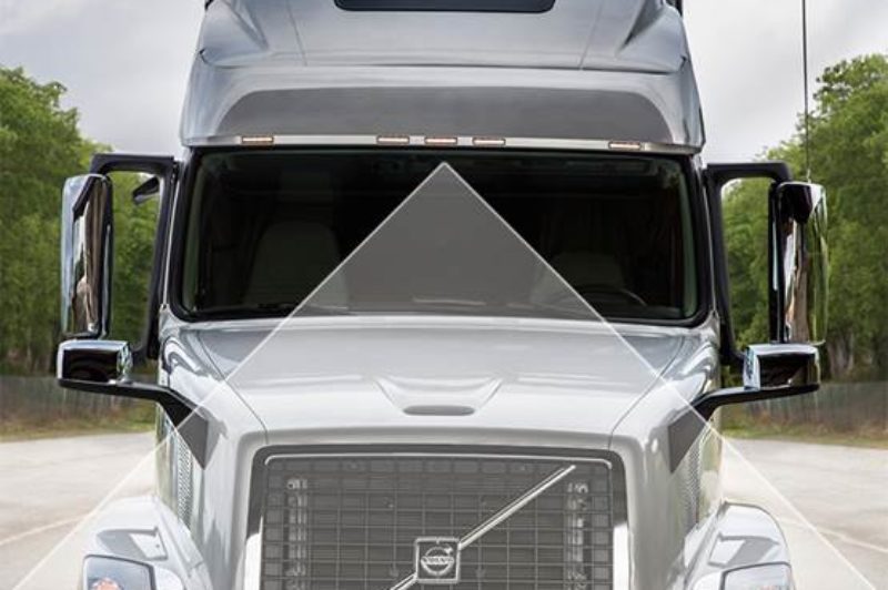 Volvo Trucks adds collision mitigation article image