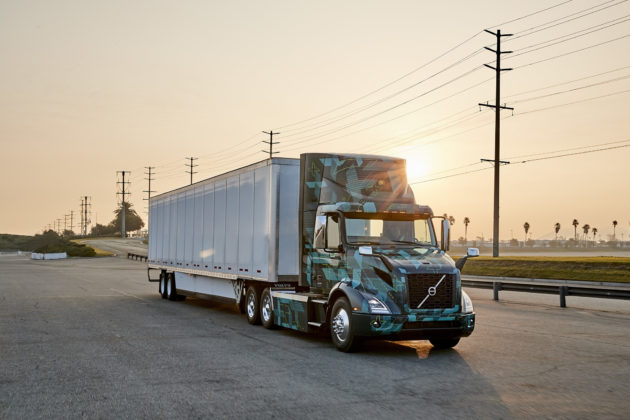 Volvo VNR Electric 5 alternate text for this image