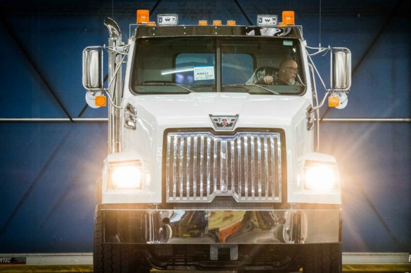 Canadian fleet takes delivery of 200,000th Western Star article image