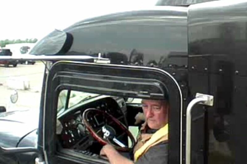 Police hunt Moncton snow crab thieves article image