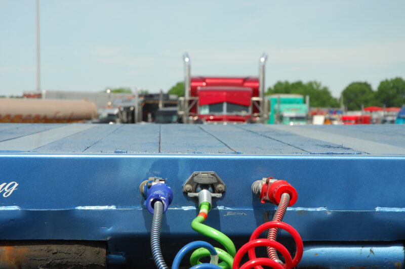 Tractor-trailer air brakes