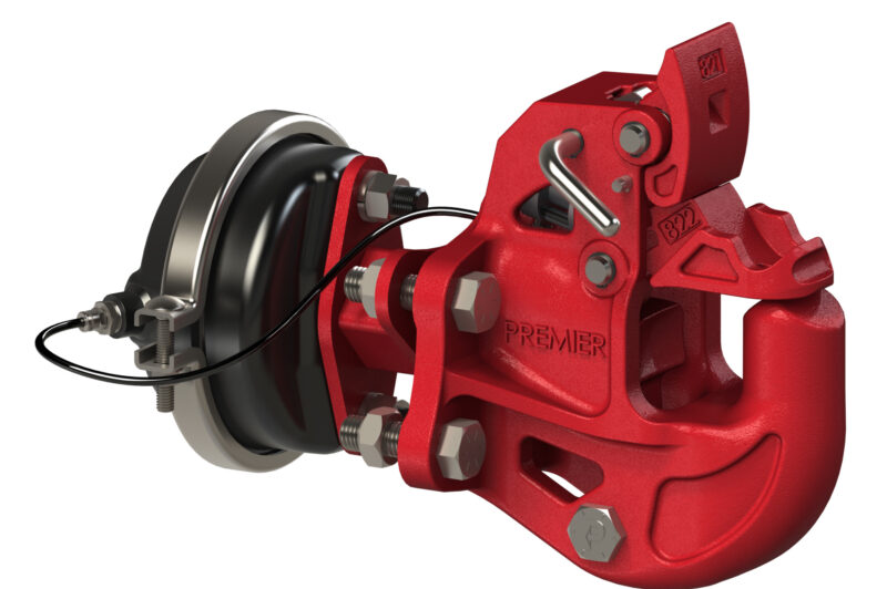 Fail-safe pintle hitch closes automatically article image