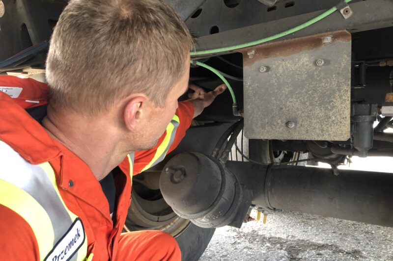 Revisiting the spring vs air ride trailer suspension debate article image