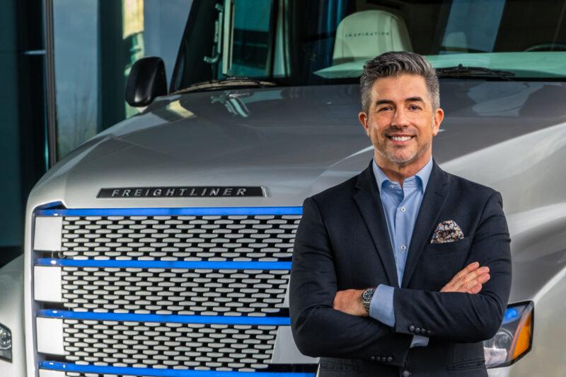 DTNA has a new communications chief article image