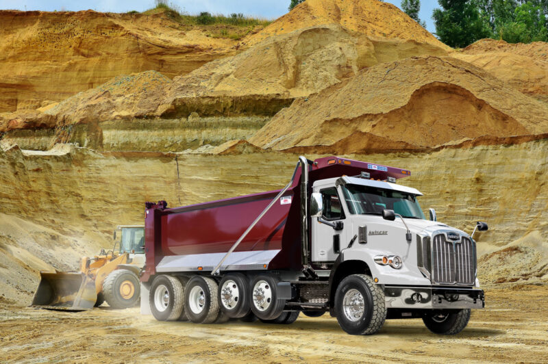 Autocar delivers first DC-64D dump truck to Canada article image