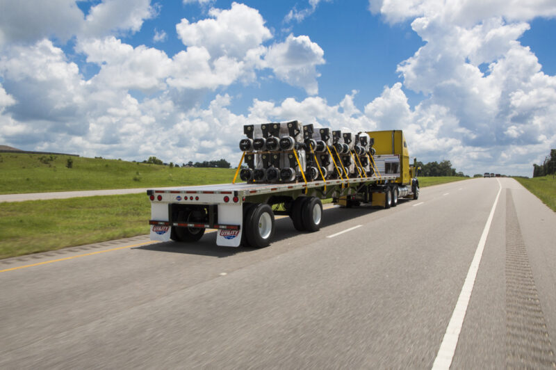 Utility flatbed trailer