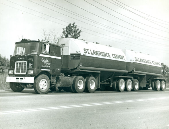210426Mack 100 Anniversary in Canada1970 Mack F700 with 140000 lb GCW alternate text for this image