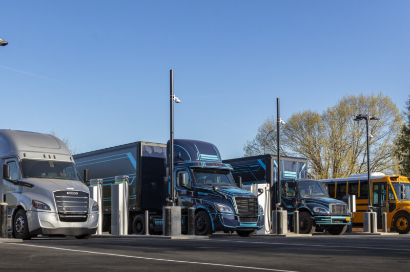 Daimler celebrates opening of Electric Island article image