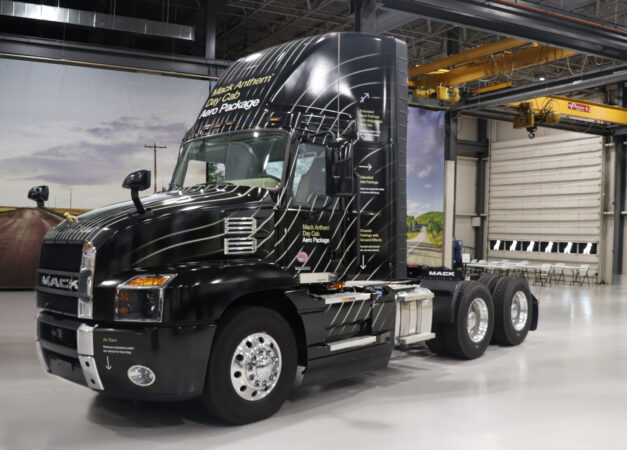 Mack Anthem day cab