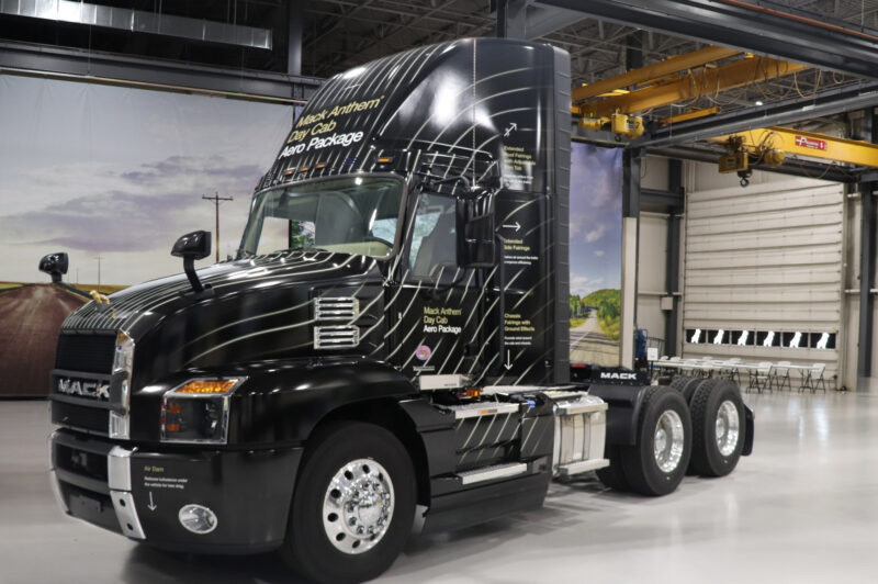 Mack Anthem day cab