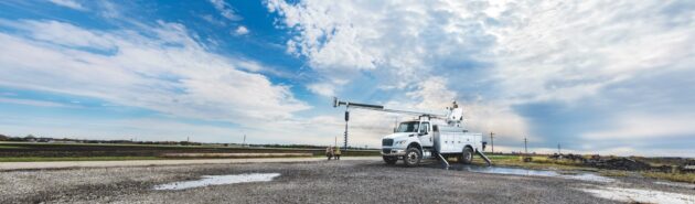 Navistar-International_MV_Digger_Derrick_WITH_People_CMYK_Update_2021 alternate text for this image