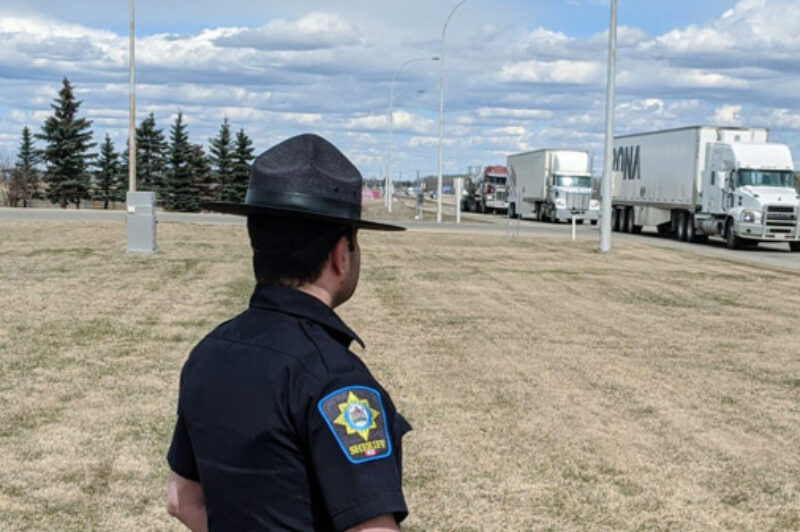 Alberta commercial vehicle enforcement to get new look article image