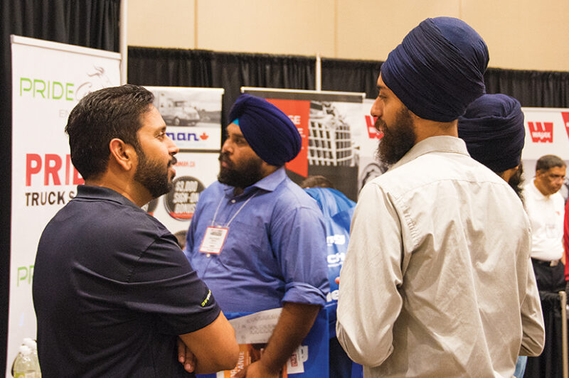 ਕੈਨੇਡਾ ਵਿੱਚ ਟਰੱਕ ਡਰਾਈਵਰਾਂ ਦੀ ਕਿੱਲਤ, ਕੀ ਇੰਮੀਗਰਾਂਟਾਂ ਹੱਥ ਹੈ ਡੋਰੀ? article image