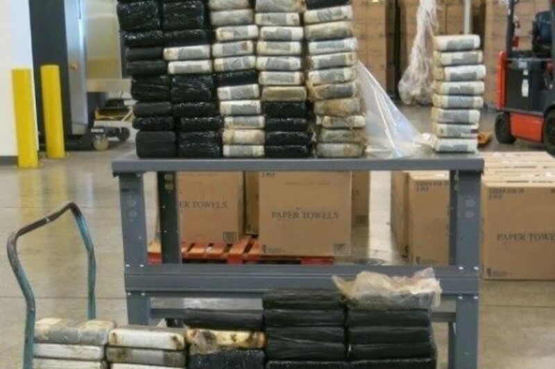 ਟਰੱਕਾਂ 'ਚੋਂ ਮਿਲੀ 17 ਮਿਲੀਅਨ ਡਾਲਰ ਦੀ 136 ਕਿੱਲੋ ਕੋਕੀਨ article image