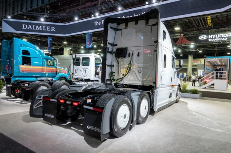 FlowBelow wheel covers to be standard on Cascadia article image