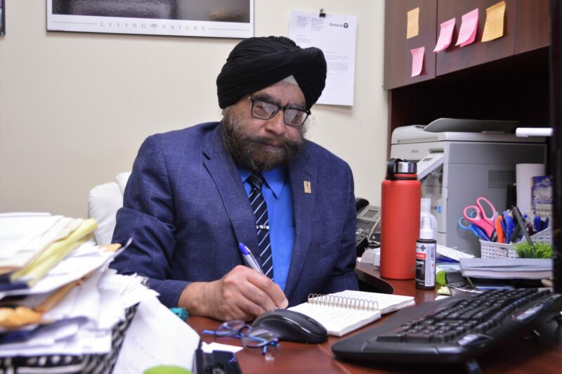 ट्रक ड्राइवरों के अधिकारों के बारे में प्रचार करने वाला article image