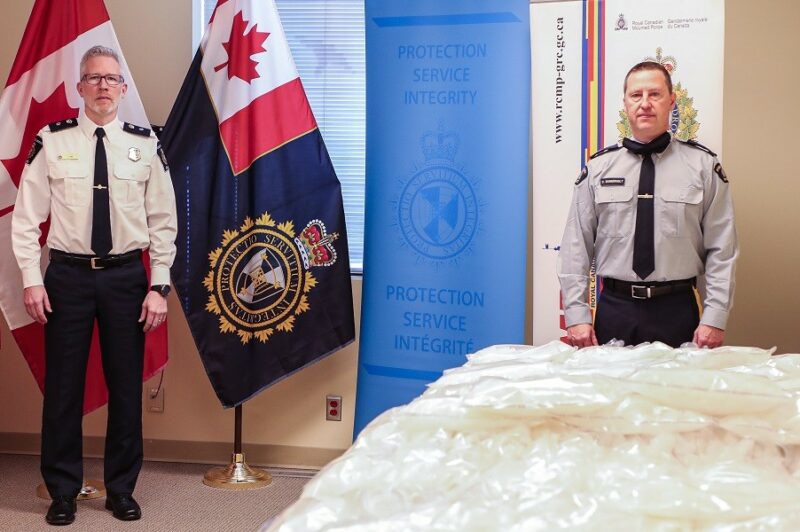 कैलगरी के ट्रकर को 288 लाख डालर मूल्य की 228 किलोग्राम मेथ्थ के साथ पकड़ा article image