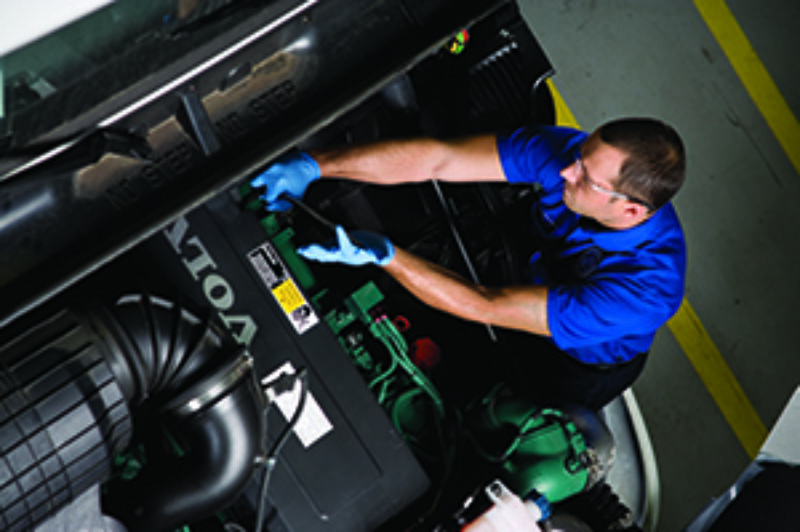 Volvo Trucks Expands Diesel Advanced Technology Education (DATE) program article image