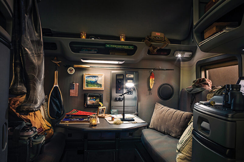 Volvo Trucks Offers Versatile Workstation for VNL 740, 760 and VNX 740 Models article image