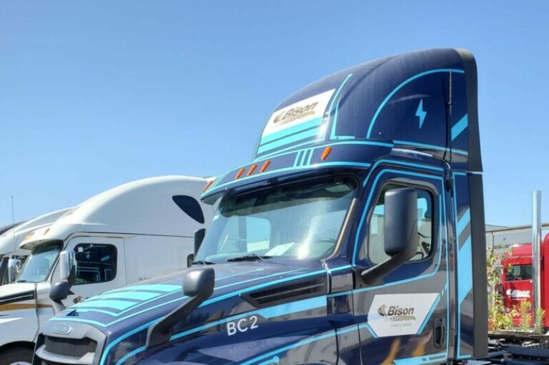 सीमा के आर-पार रूट पर दौड़ेंगे बायज़न के इलेक्ट्रिक ट्रक article image