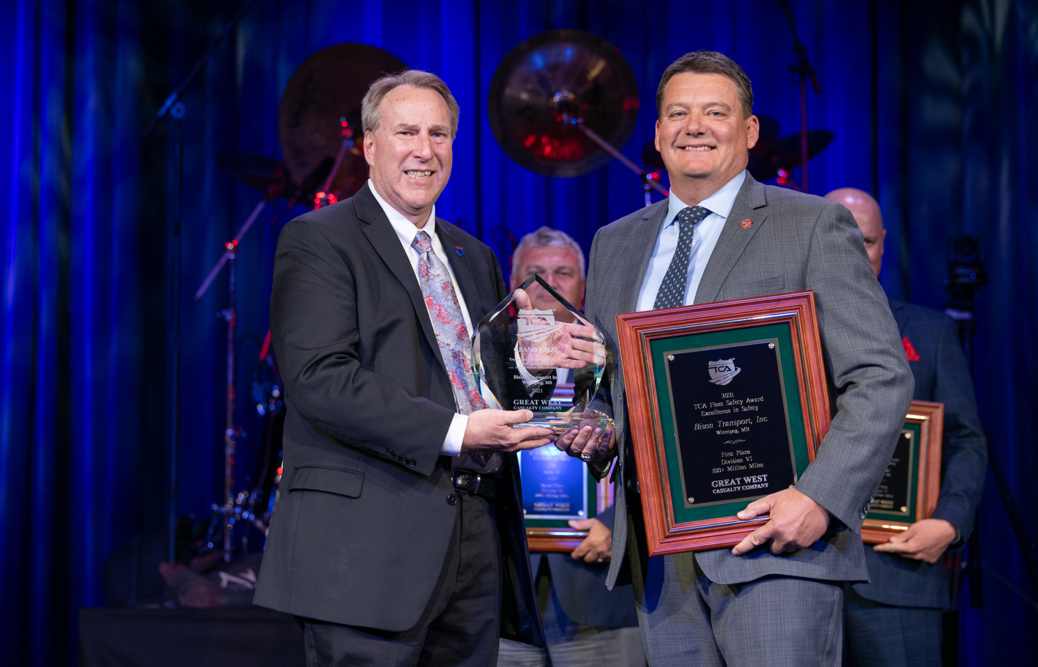 Canadian fleets sweep TCA Fleet Safety Award grand prizes - Truck News
