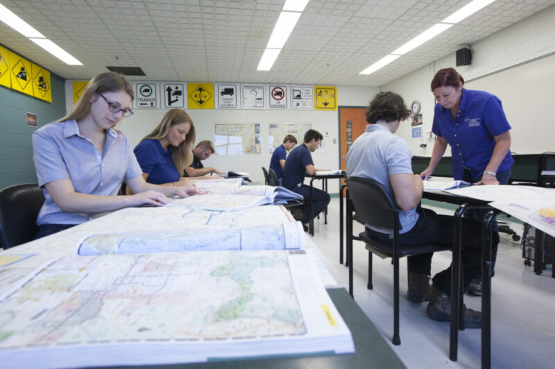 क्यूबेक 18 वर्षीय ट्रक ड्राइवरों को लाइसेंस देना जारी रखेगा article image