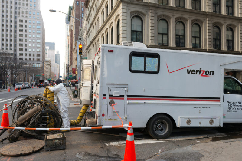 Verizon truck