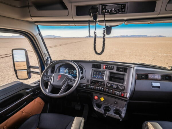 kenworth T680-Next-Gen-interior-1024×768 alternate text for this image