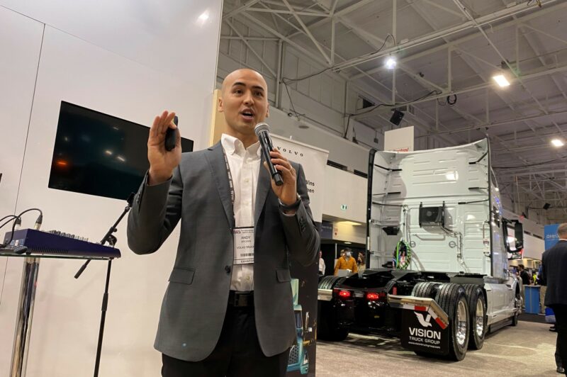 वोल्वो ने कैनेडा में शून्य-उत्सर्जन वाहनों को अपनाने में तेज़ी लाने की वचनबद्धता प्रक्ट की article image