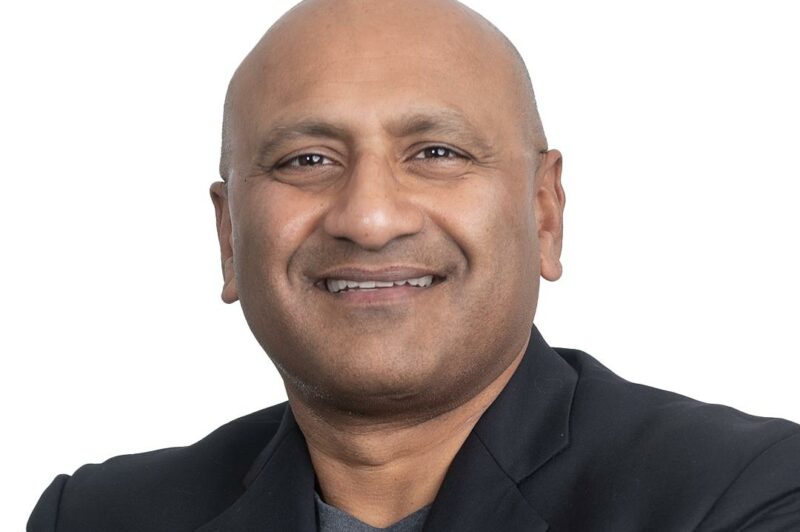 Picture of Carey Mendes