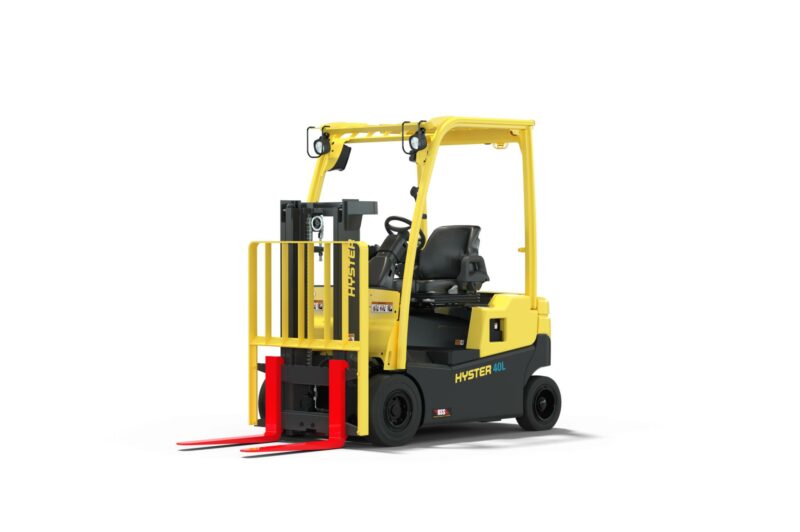 Hyster has new electric lift truck for trucking operations article image