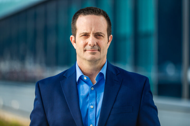 DTNA appoints two execs to replace Thiessen article image