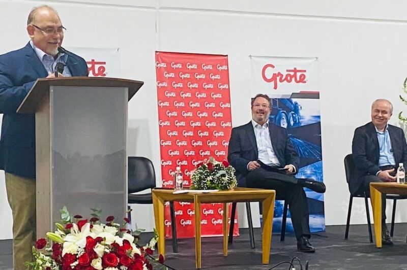 Picture of people at podium during Grote Industries expansion ceremony in Mexico.