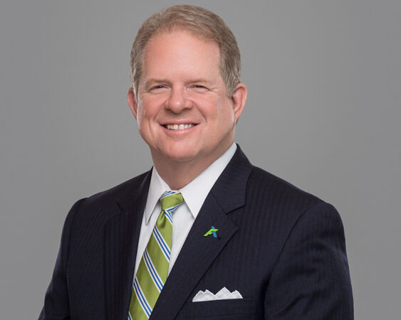 Holland named Fleet Advantage CEO as Flynn retires - Truck News