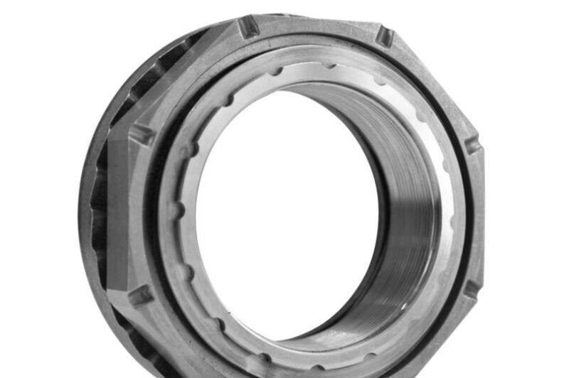 Auto-Torq axle fastener simplifies installation article image