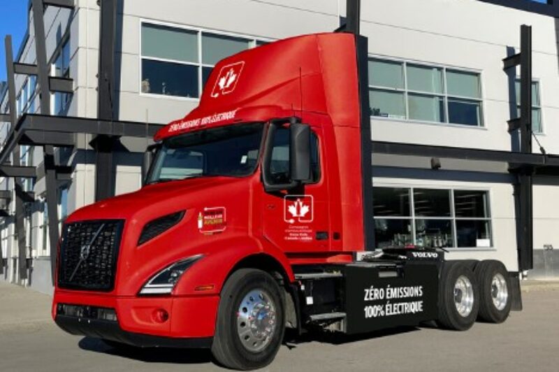 Picture of an electric Volvo daycab.