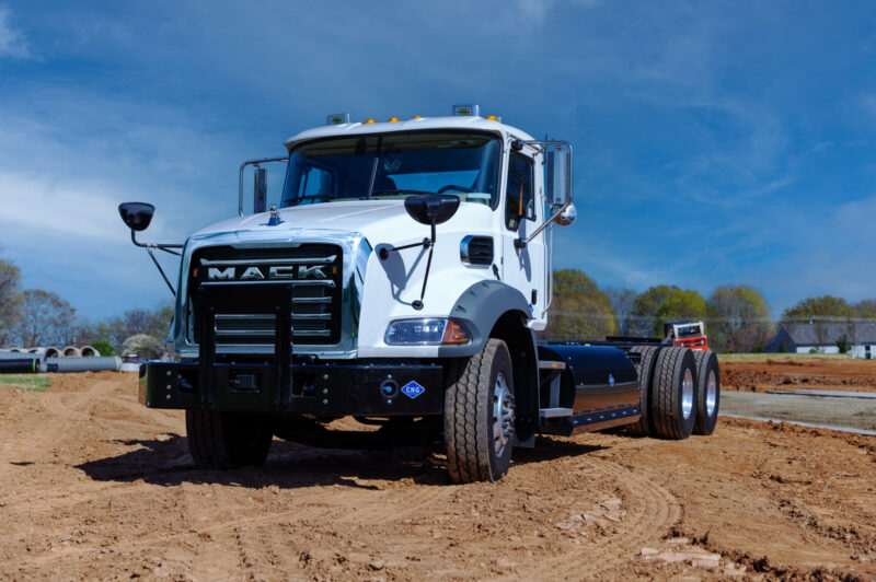 Mack introduces CNG-fueled Granite article image