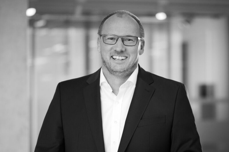 Daimler Truck mourns passing of finance boss Jochen Goetz article image