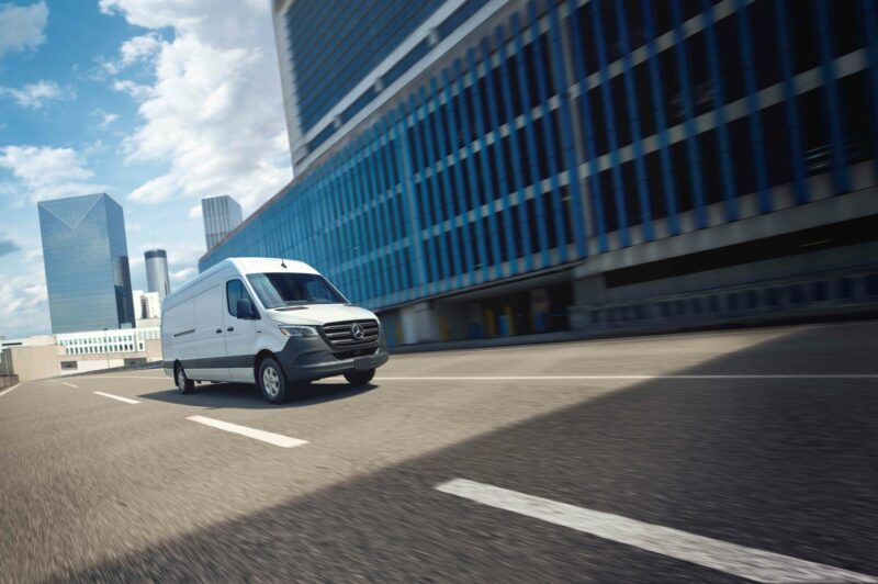 Mercedes-Benz rolls out eSprinter to Canadian market article image