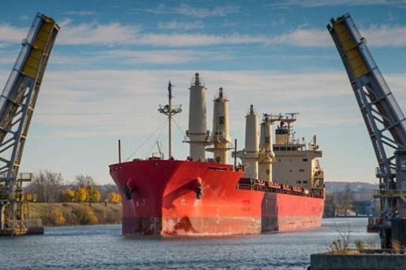 Unifor strike could choke St. Lawrence Seaway container traffic article image