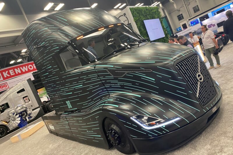 Volvo showcases futuristic SuperTruck 2 at MC&E article image
