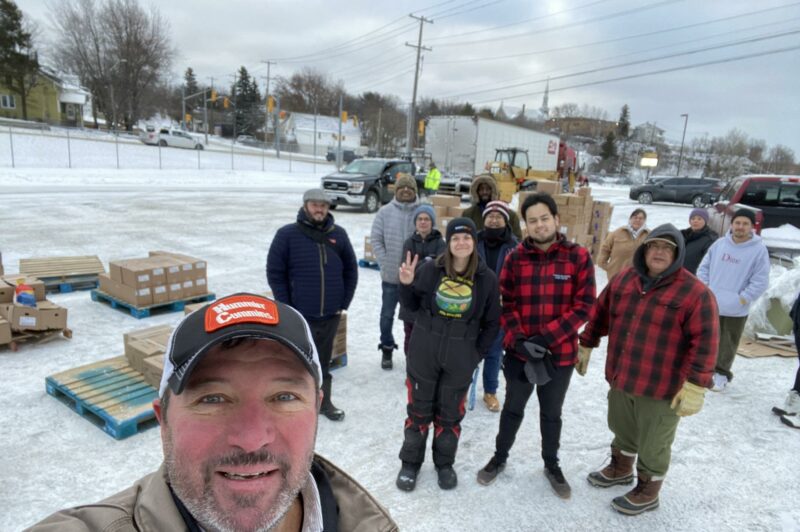 Picture of Wendell Erb delivering food at Kenora, Ont.