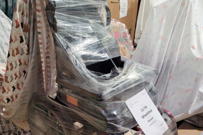 this is an image of a wheelchair mounted to the pallet