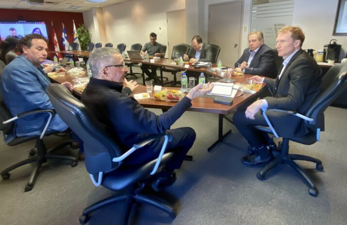 Federal minister meets with ACQ on Driver Inc. article image