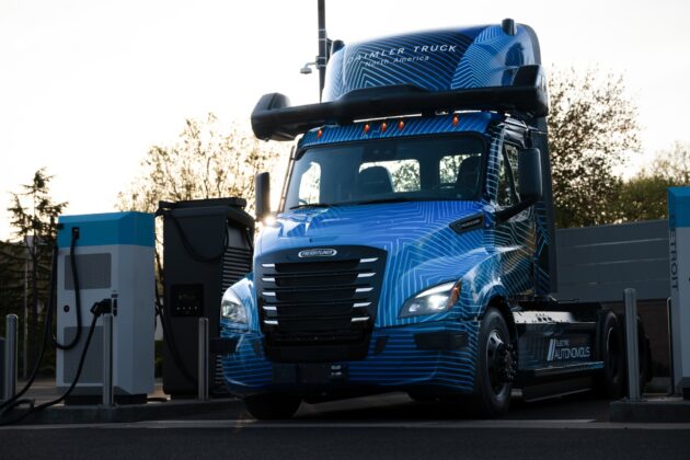 DaimlerTruck_autonomous_Freightliner_eCascadia-6 alternate text for this image