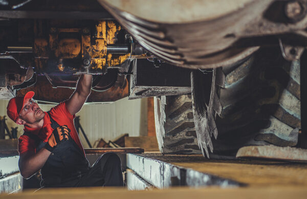 Fullbay’s Guide To Technician Recruiting & Retention article image