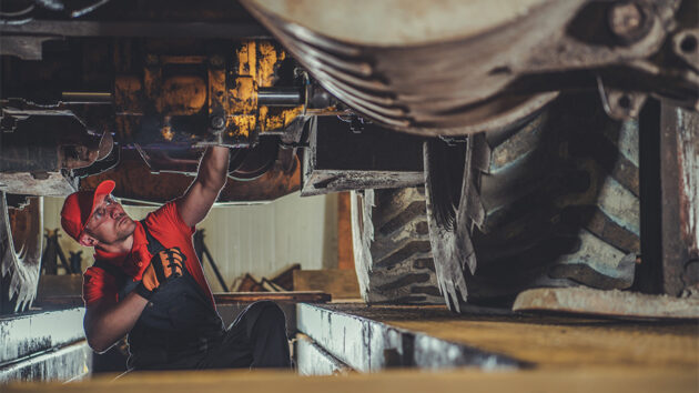 Fullbay’s Guide To Technician Recruiting & Retention feature image alternate text for this image